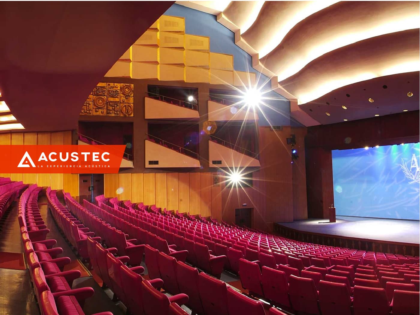 Auditorio con la marca Acustec